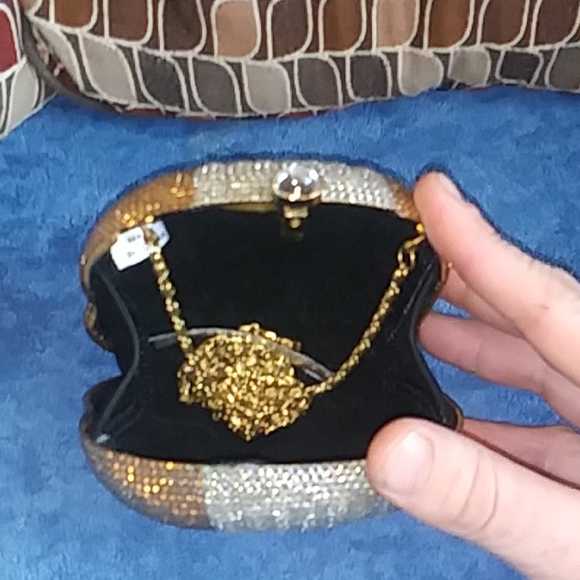 Handbag - Picture 3 of 3